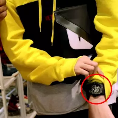 Viral cowok pakai jam seharga Rp 12 M, ini tanggapan kocak warganet