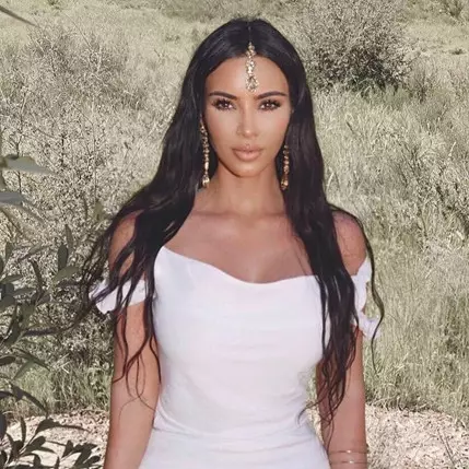 8 Potret asyik Kim Kardashian liburan di Bali bareng Kanye West