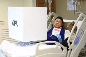 10 Momen Ani Yudhoyono nyoblos di Singapura, terbaring di atas ranjang