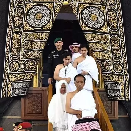 Cerita Jokowi saat salat di dalam Kabah, ucap syukur tak terhingga