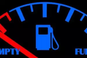 5 Risiko tangki bensin dibiarkan nyaris kosong, mesin taruhannya