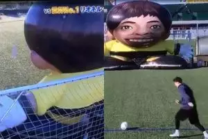 Kemampuan Lionel Messi lawan robot raksasa ini bikin takjub