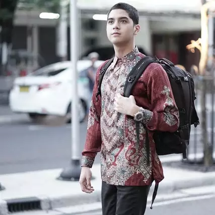 11 Seleb ini jadi pemilih pemula di Pemilu 2019, semangat nyoblos