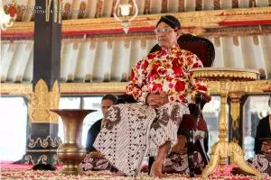 Kata Sultan HB X mengenai seruan people power