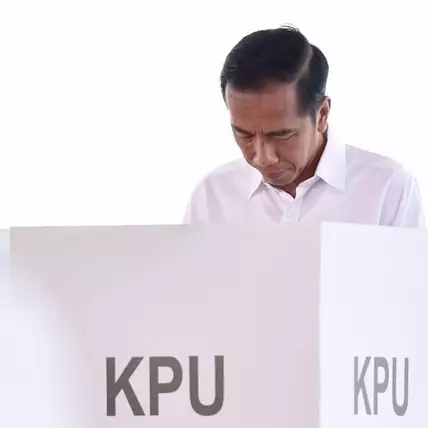 Gaya Jokowi nyoblos dari masa ke masa, sejak Pilkada Solo