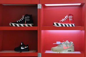 Sneakerpeak The Fifth ajak pengunjung berkreasi dengan sepatu