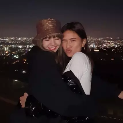 7 Momen akrab Niki Zefanya dan Lisa Blackpink, kompak banget