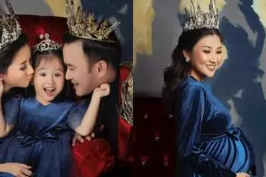 8 Potret maternity Sarwendah bertema King & Queen