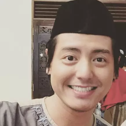 8 Potret Roger Danuarta ikut pengajian, makin mantap berhijrah