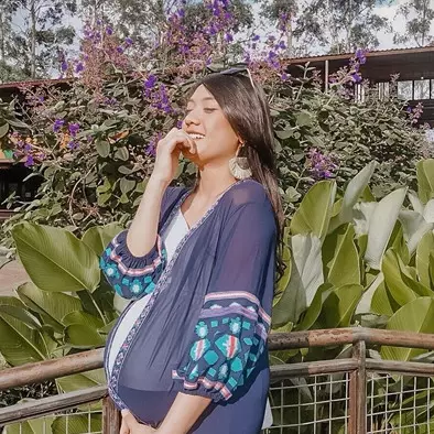 5 Seleb cantik selesaikan skripsi saat hamil, penuh perjuangan