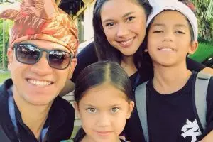 12 Potret rumah Nana Mirdad & Andrew White, mewah berkonsep villa