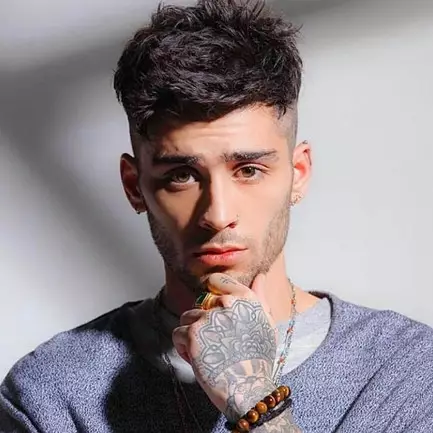 10 Potret Zayn Malik pamer tato ini bikin susah kedip
