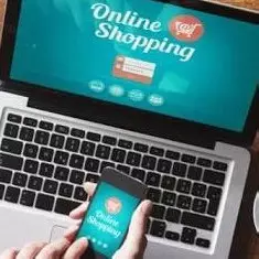 Sejak memiliki anak, dua selebriti mengaku keranjingan belanja online