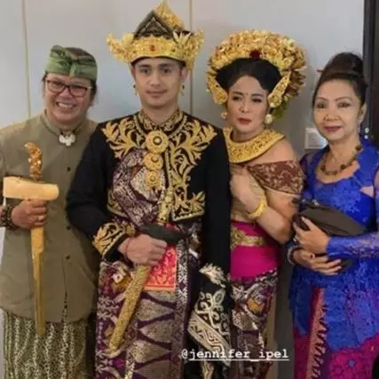 Selain Ajun Perwira, 4 seleb ini juga menikah pakai adat Bali