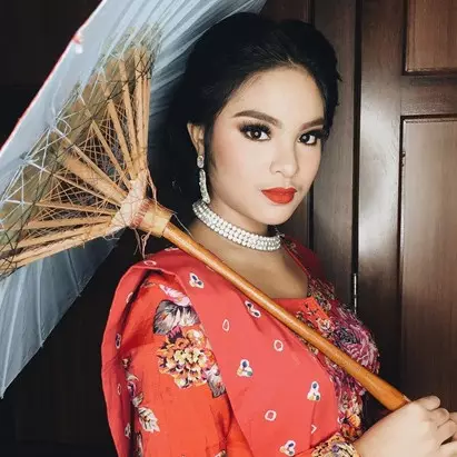 7 Momen Syandria Kameron saat menari, ikuti jejak Guruh Soekarno