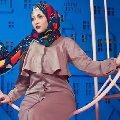 Bukan seleb, 7 orang ini popularitasnya ngalahin artis