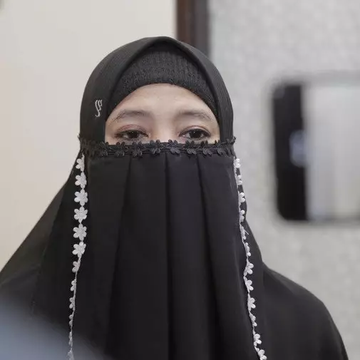  Bukan kanker, Peggy Melati Sukma idap tumor