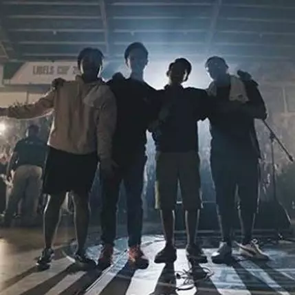 10 Potret aksi panggung perdana Yowis Ben di kenyataan