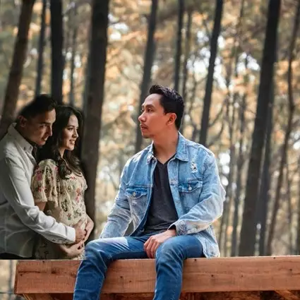 Cowok ini minta fotonya diedit bareng Raisa, 15 hasilnya kocak