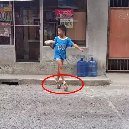 11 Tingkah absurd bocah di negara berkembang ini bikin tepuk jidat