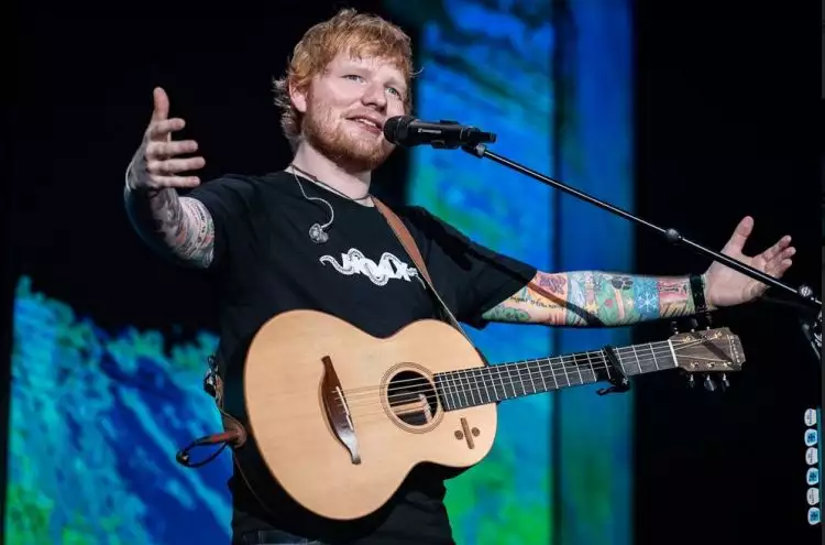 8 Aksi memukau Ed Sheeran hibur penggemarnya di Jakarta