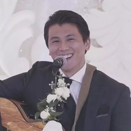 Kejutan Reino Barack nyanyi lagu 'Restu' di resepsi pernikahannya