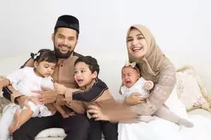 Mantap berhijrah, 5 seleb ini rajin berdakwah