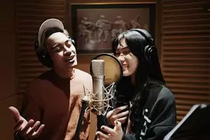  Isyana Sarasvati & Gamaliel kolaborasi untuk film Disney Aladdin