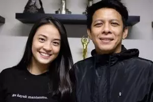 Beri suapan untuk Ariel Noah, cewek cantik ini bikin iri 