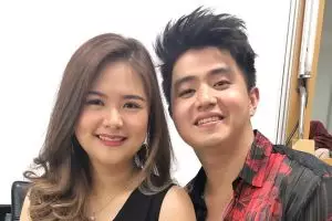 4 Pasangan seleb ini terlibat cinlok di ajang pencarian bakat