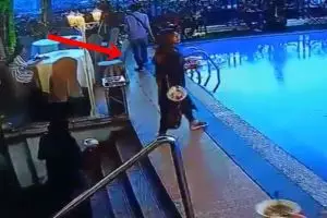 Meleng usai ambil makanan buka puasa, emak-emak ini bernasib apes