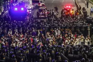 3 Potret aktivitas warga di tengah aksi 22 Mei ini curi perhatian