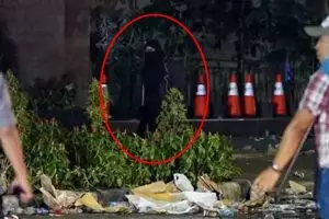 4 Fakta mengejutkan wanita cadar hitam yang ada saat Aksi Mei 22