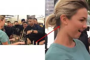 Momen lucu polisi pamer sulap di depan bule, reaksinya jadi sorotan