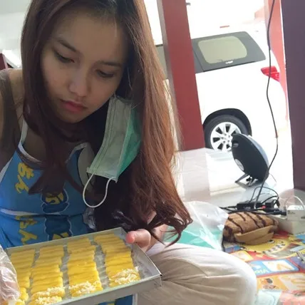 Ayu Ting Ting dan 4 Seleb ini jualan kue Lebaran