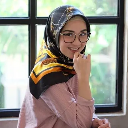 12 Inspirasi outfit Hada Kusumonegoro, selebgram anak Indro Warkop
