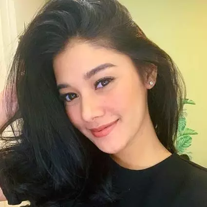 10 Potret masa kecil Naysila Mirdad, bikin pangling