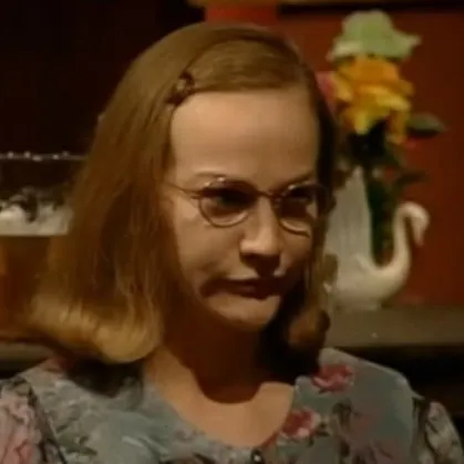 Masih ingat Irma Gobb pacar Mr. Bean? Ini 8 potret terbarunya