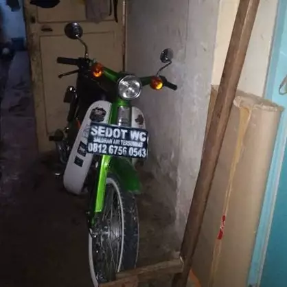 11 Tulisan lucu di pelat nomor kendaraan ini bikin tepuk jidat