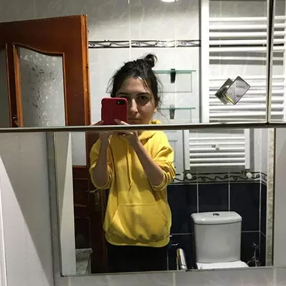 Bentuk absurd 10 cermin ini bikin gagal kece saat ngaca