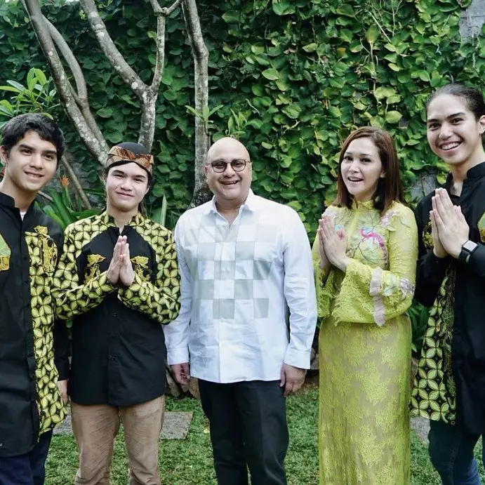 Unggah foto Irwan Mussry muda, Maia Estianty ungkap kekaguman