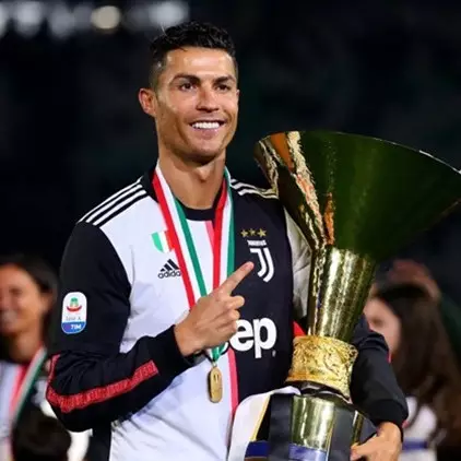 11 Prestasi Cristiano Ronaldo yang tak bisa diraih Lionel Messi