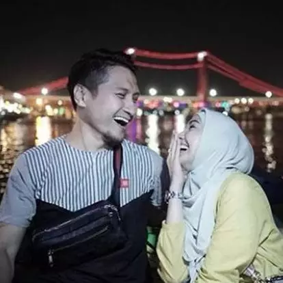 Kisah 4 seleb banjir rezeki setelah hijrah