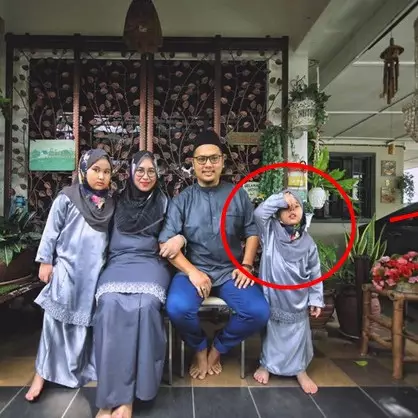 Pose tak terduga anak-anak di 10 foto Lebaran keluarga, kocak pol