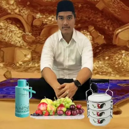 8 Editan foto Kaesang pakai kemeja putih dan peci ini kocak abis