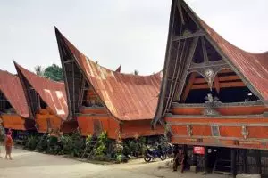 4 Tempat wisata rekomendasi terbaik saat ke Pulau Samosir