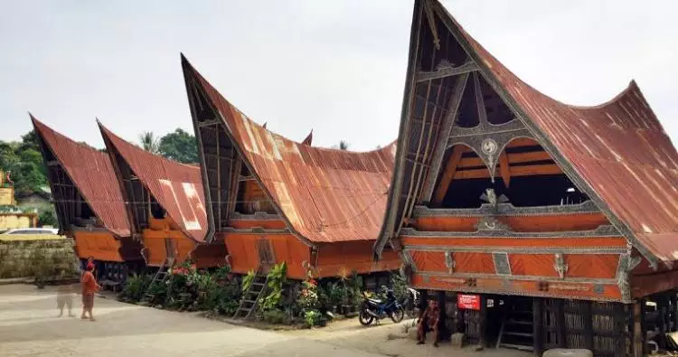 4 Tempat wisata rekomendasi terbaik saat ke Pulau Samosir