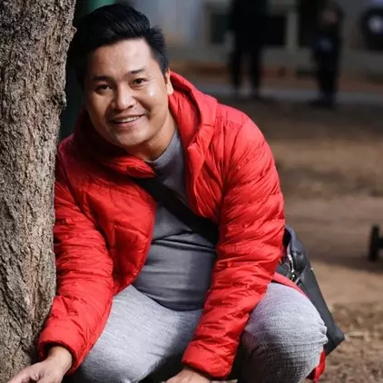 Warganet heboh, foto CEO YG disebut mirip Merry Asisten Raffi Ahmad