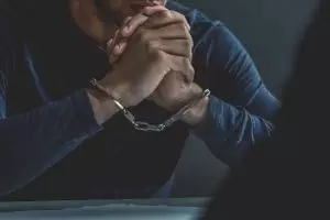 6 Kisah suami tega jual istri, miris