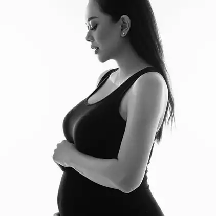 Kisah haru 10 seleb lahiran sebelum 9 bulan hamil, terbaru Aura Kasih